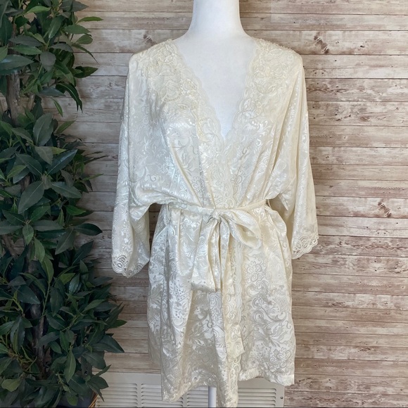 Vintage Victoria’s Secret GOLD Label White Robe OS - Picture 1 of 8